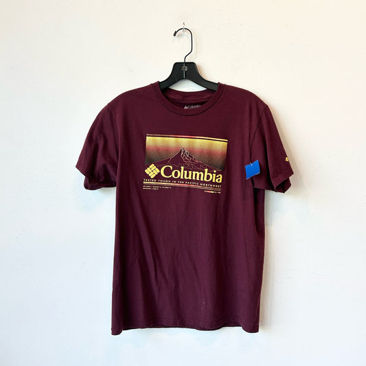 M Mt. Hood Burgandy Columbia T-shirt