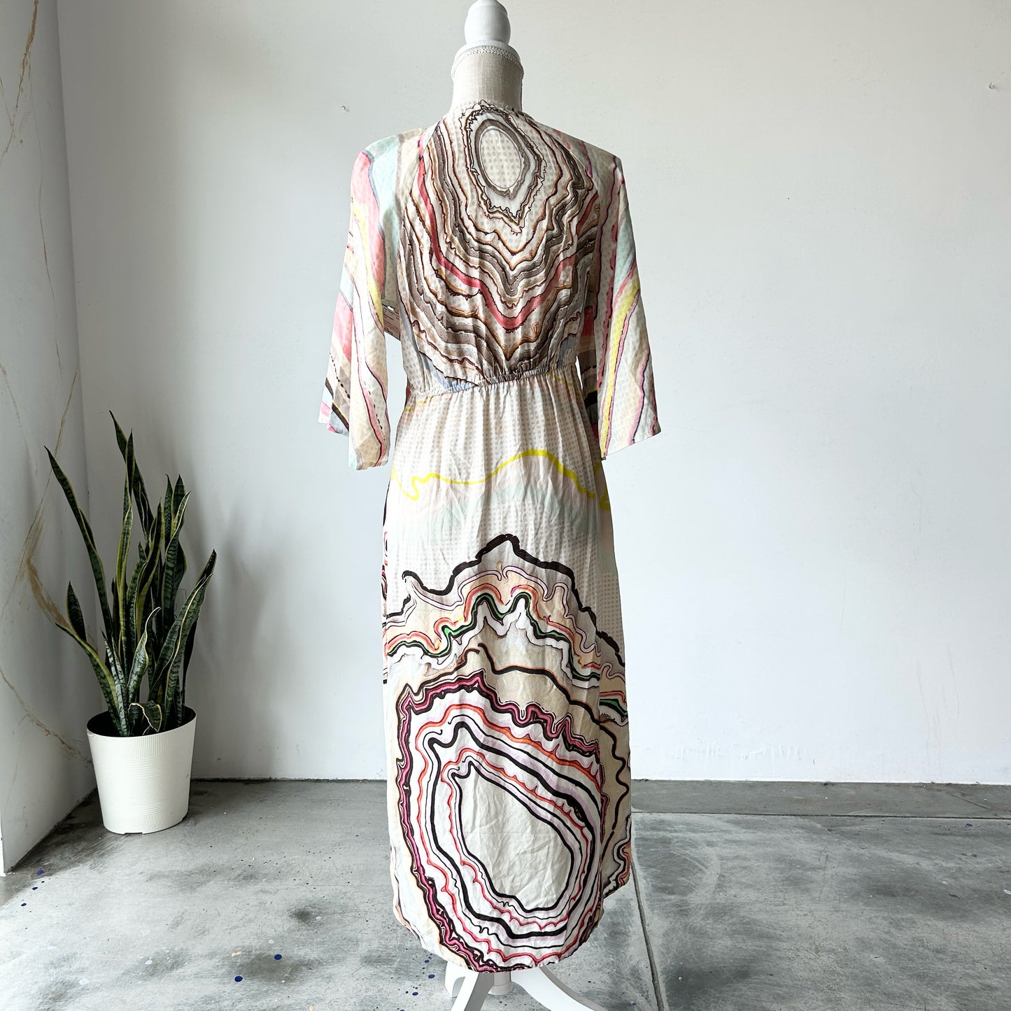 XS Conditions Apply Pink-Tan Geode Print Front Knot Midi Dress