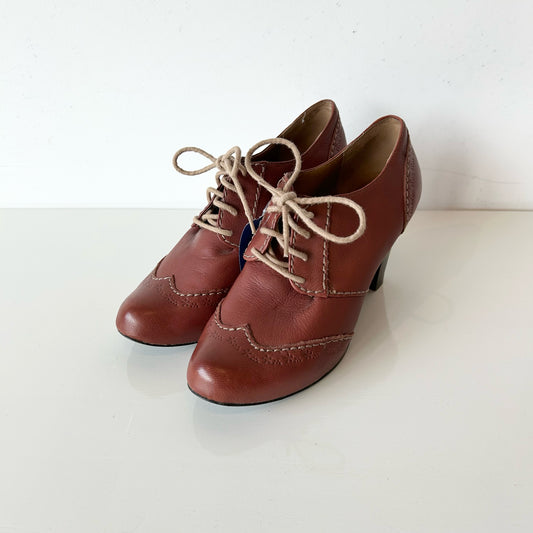 7.5 FOSSIL Red Leather Heels
