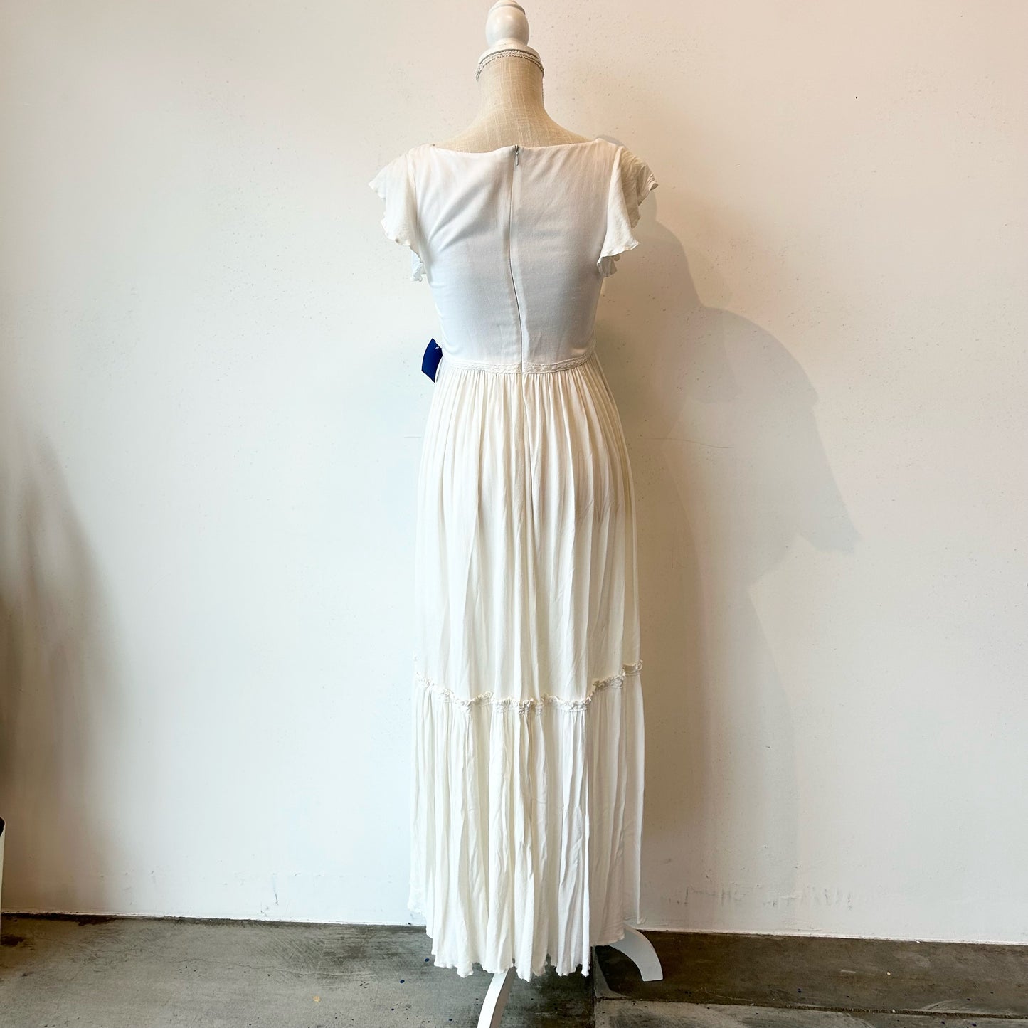 L/14 Mia Folie Ivory Lace Maxi Dress