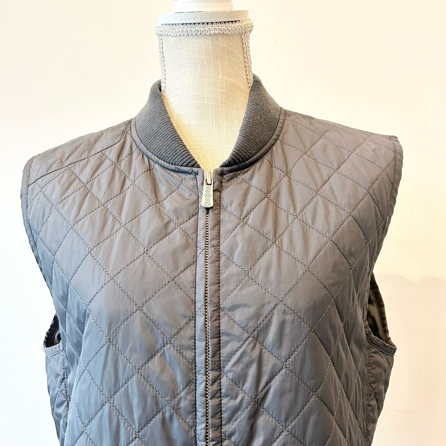 L Penguins By Munsing Gray Quilted Puffer Vest