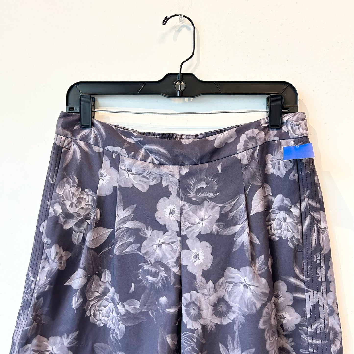 S Gray Dri-Fit Floral Nike Shorts