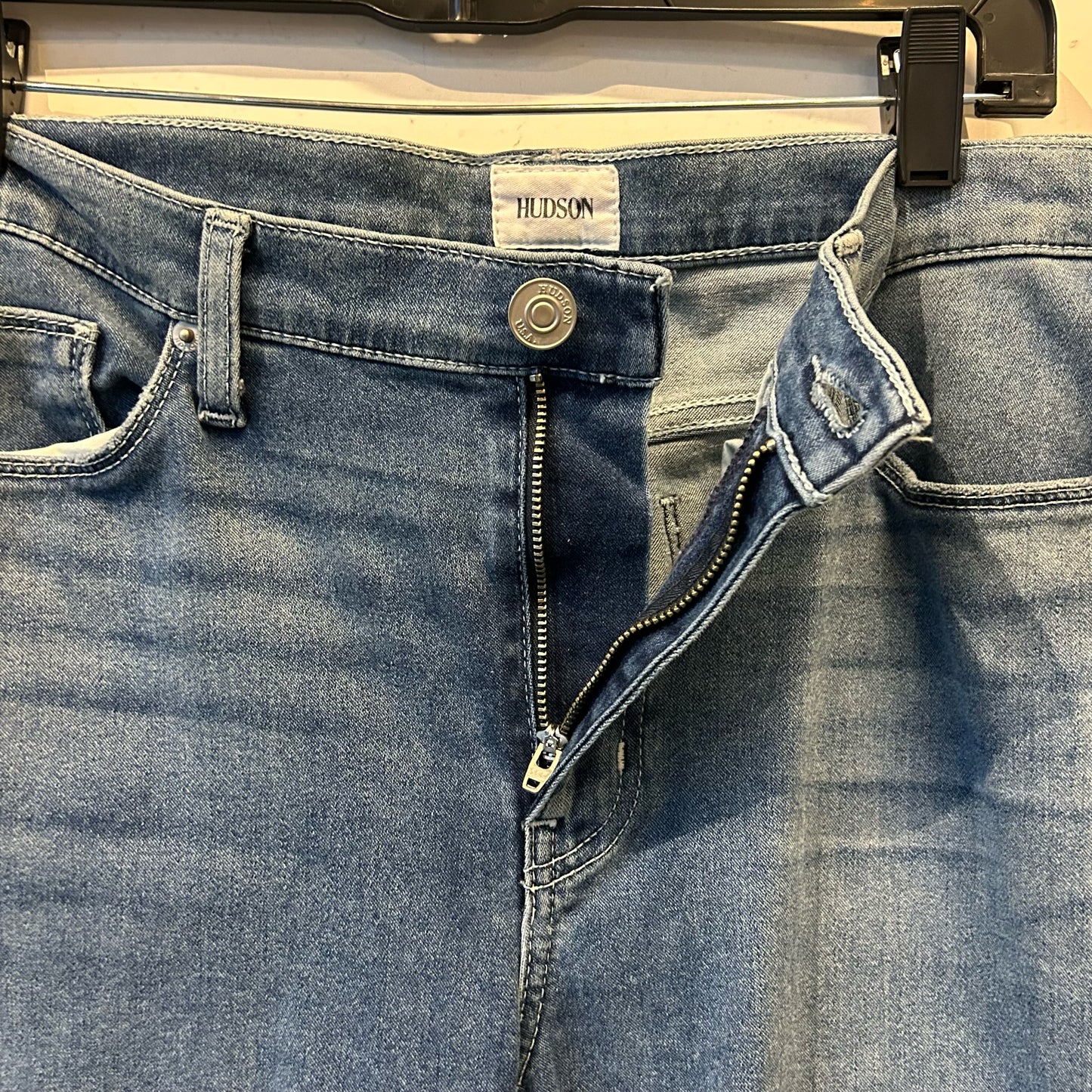 L/31 Hudson Mid-Rise Super Skinny Jeans