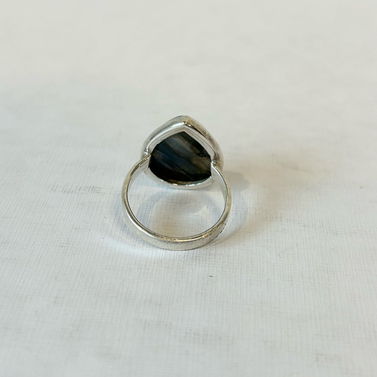 Silver 925 Single Shank Teardrop Labrodorite Ring