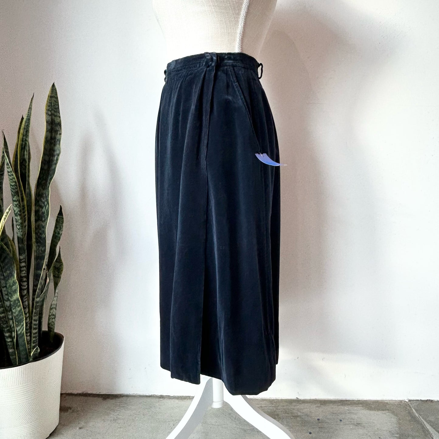 38 Navy Velvet Saint Laurent Pencil Skirt