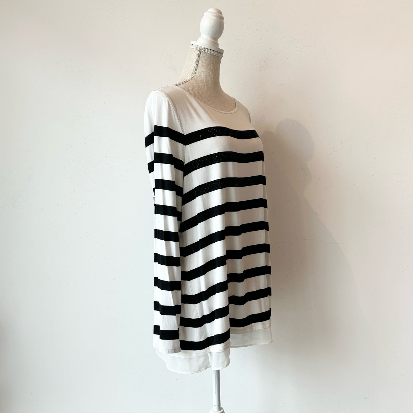 XL White House Black Market Striped Rhinestones Long Sleeve Blouse