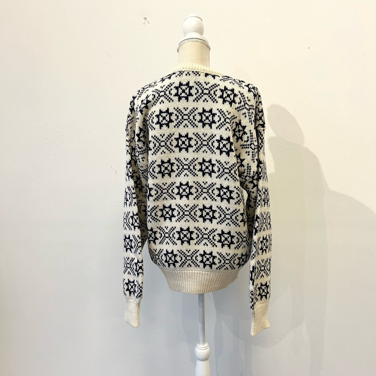 M Christopher Hayes White-Blue Pattern Sweater