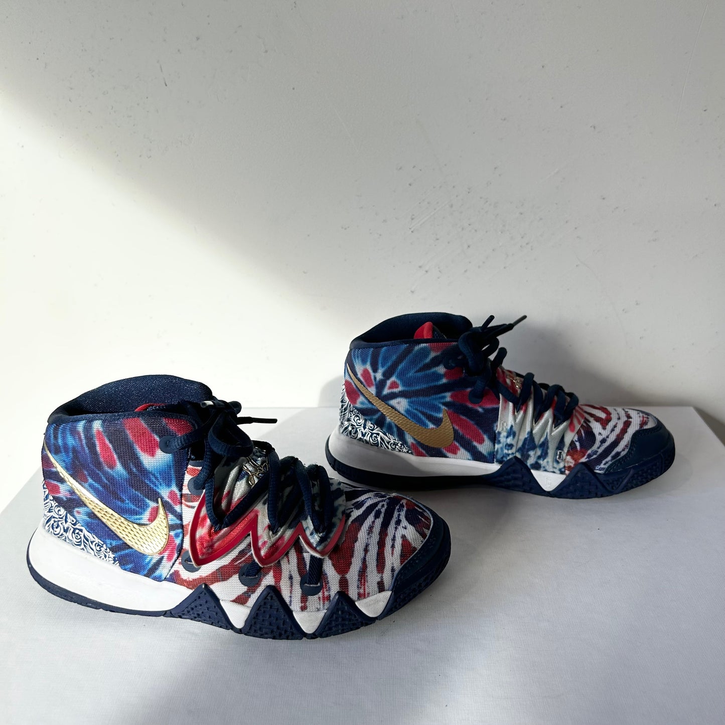 1Y Nike Boy's Kybrid Tie Dye Shoes